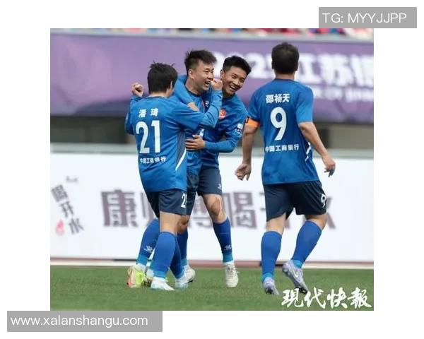 曾效力于江苏足球队的传奇球星与球队的辉煌时刻回顾